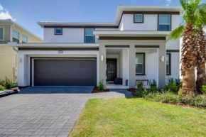 Spectacular 8 Bedroom Home Close To Universal Studios & Disney World!
